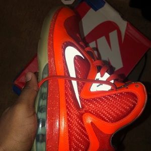 Lebron 9 all star size 10.5 vnds